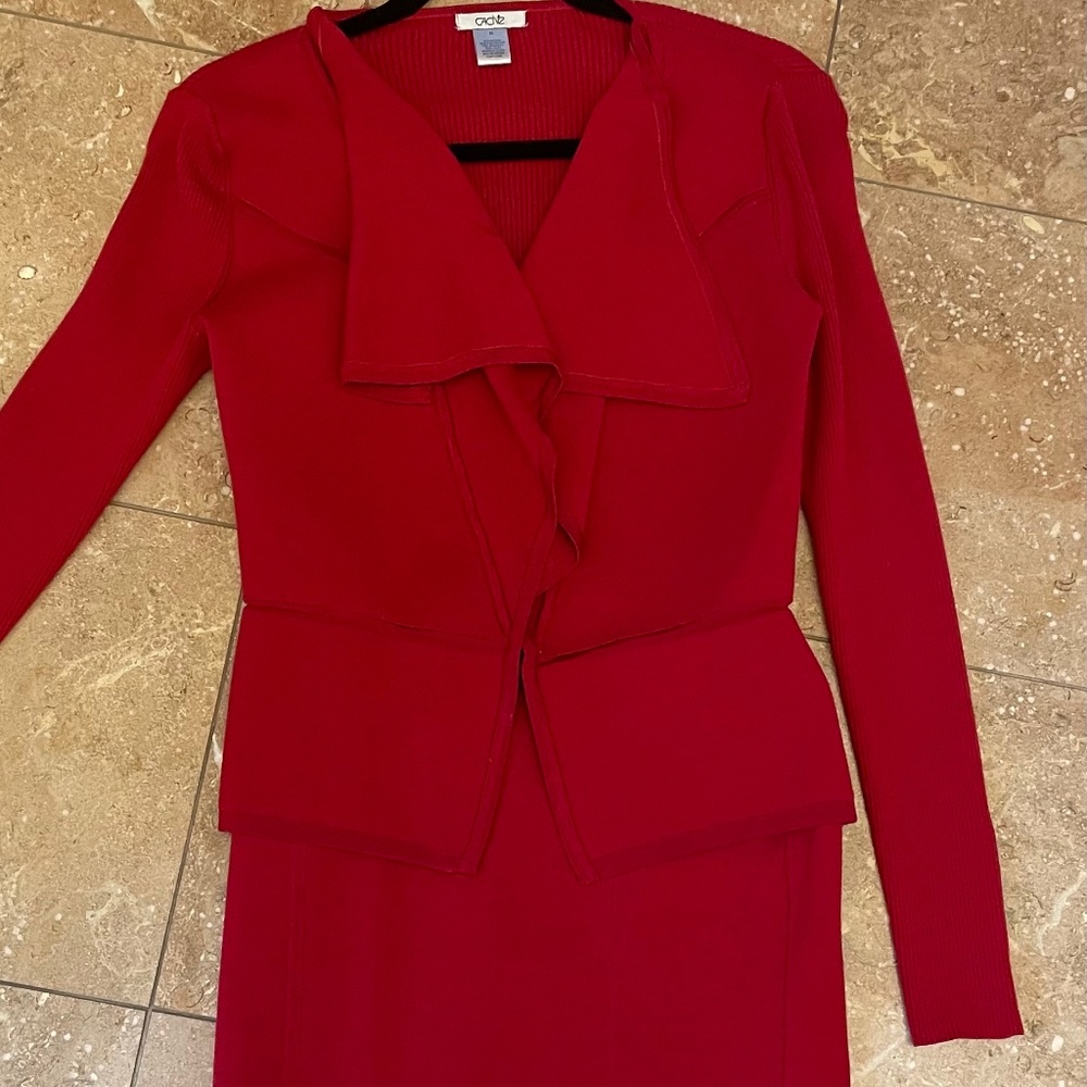 Cache 2 piece red suit blazer (M) and skirt (S). Made of vintage jersey fabric.